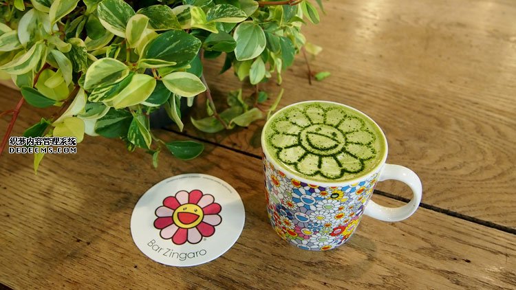 自动售货机，无人售货机，广州自动售货机，自动售货机厂家，自动售货机公司，富宏自动售货机