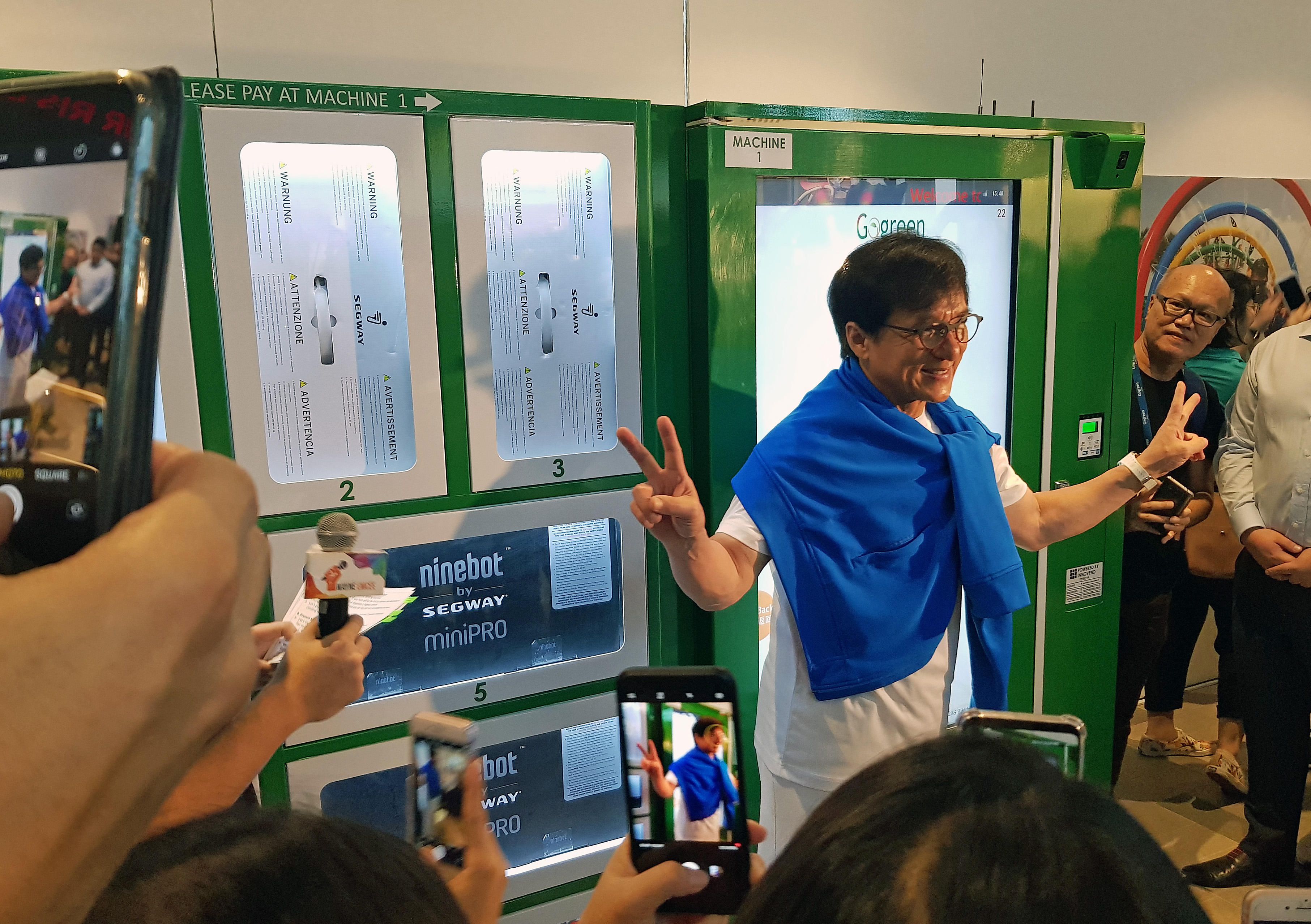 自动售货机，无人售货机，广州自动售货机，自动售货机厂家，自动售货机公司，富宏自动售货机