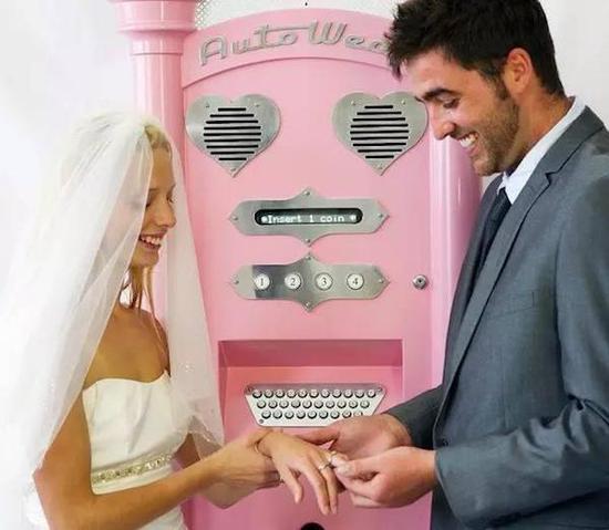 自动售货机，无人售货机，广州自动售货机，自动售货机厂家，自动售货机公司，富宏自动售货机