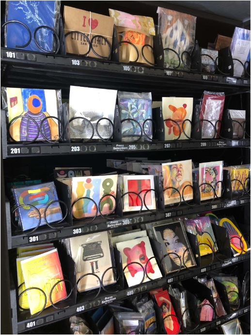 自动售货机，无人售货机，广州自动售货机，自动售货机厂家，自动售货机公司，富宏自动售货机