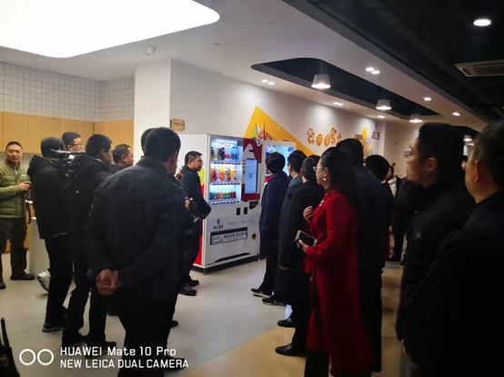 自动售卖机，自动售货机，自助售货机，无人售卖机，无人贩卖机，智能售货机，自助售卖机