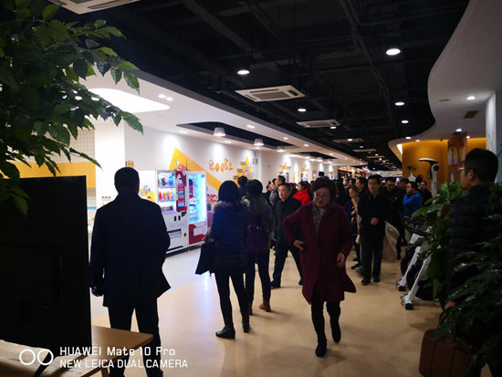 自动售卖机，自动售货机，自助售货机，无人售卖机，无人贩卖机，智能售货机，自助售卖机